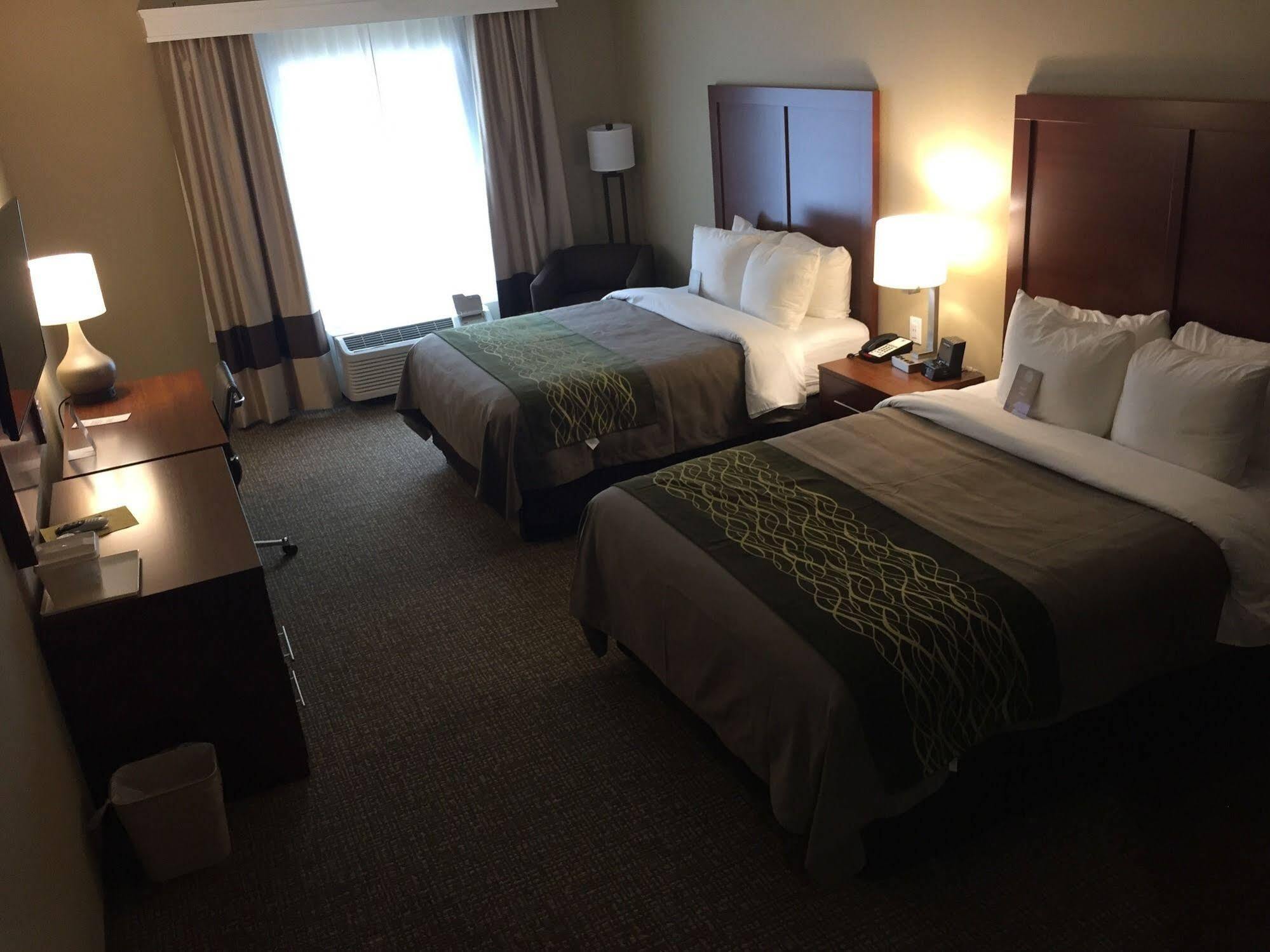 Comfort Inn & Suites Pittsburgh Buitenkant foto